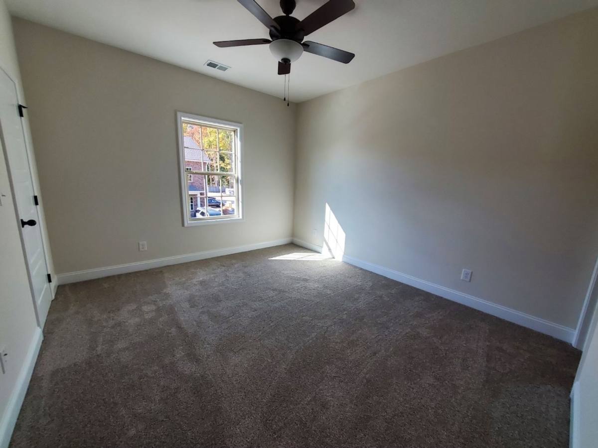 Apartment for rent at 449 Oak St, Clarksville, TN 37042