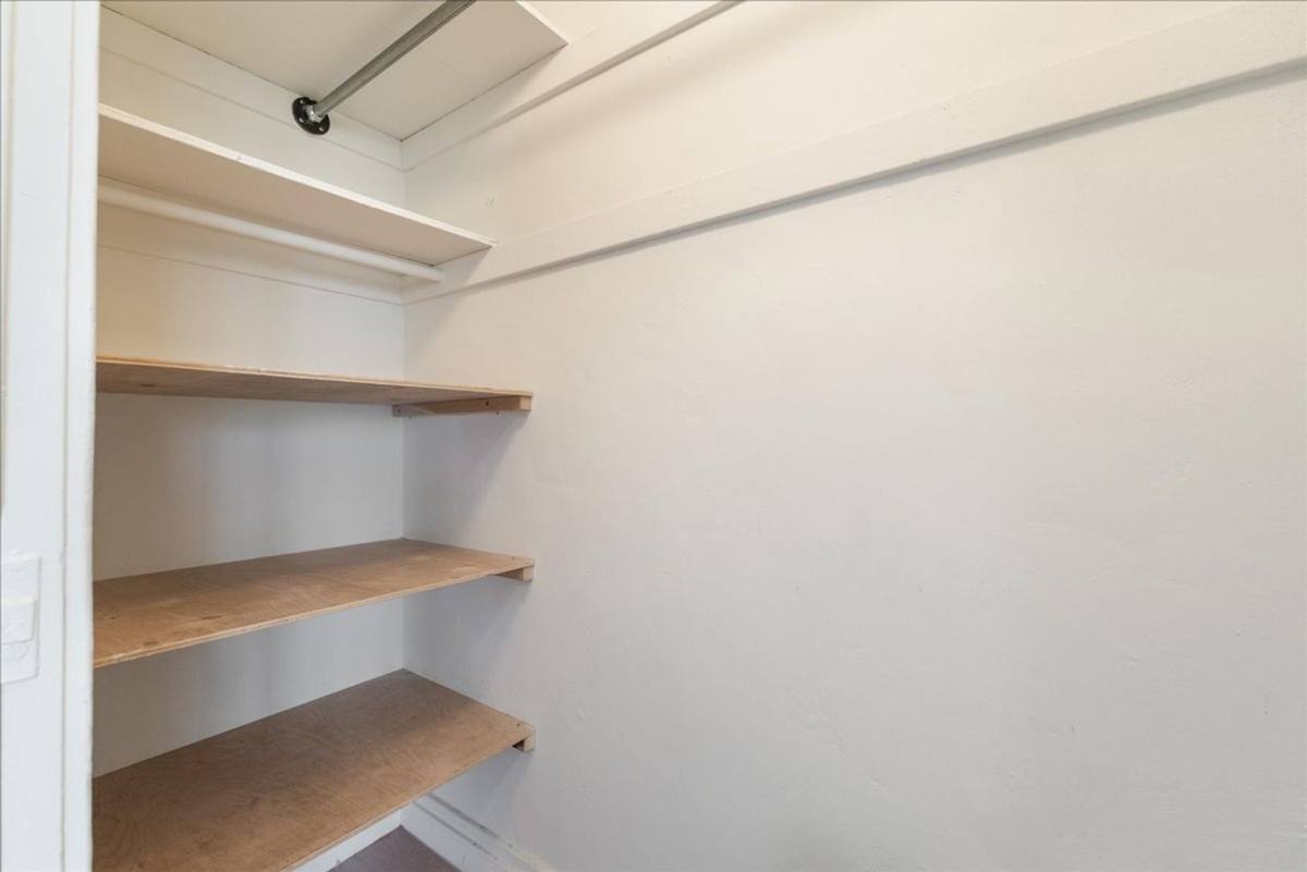 Apartment for rent at 1475 W Adams Blvd #307, Los Angeles, CA 90007