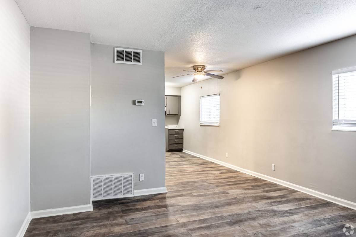 Apartment for rent at 1601 N 36th St, Saint Joseph, MO 64506