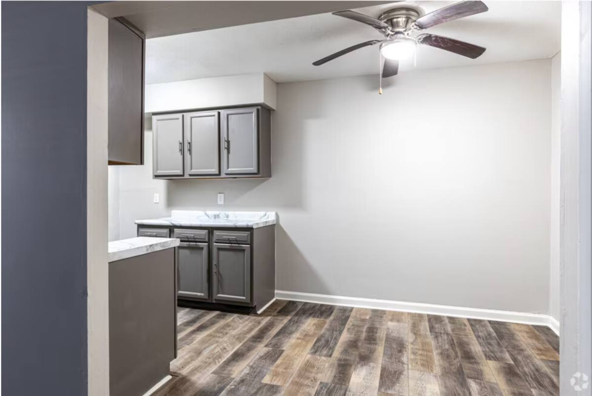 Apartment for rent at 1601 N 36th St, Saint Joseph, MO 64506