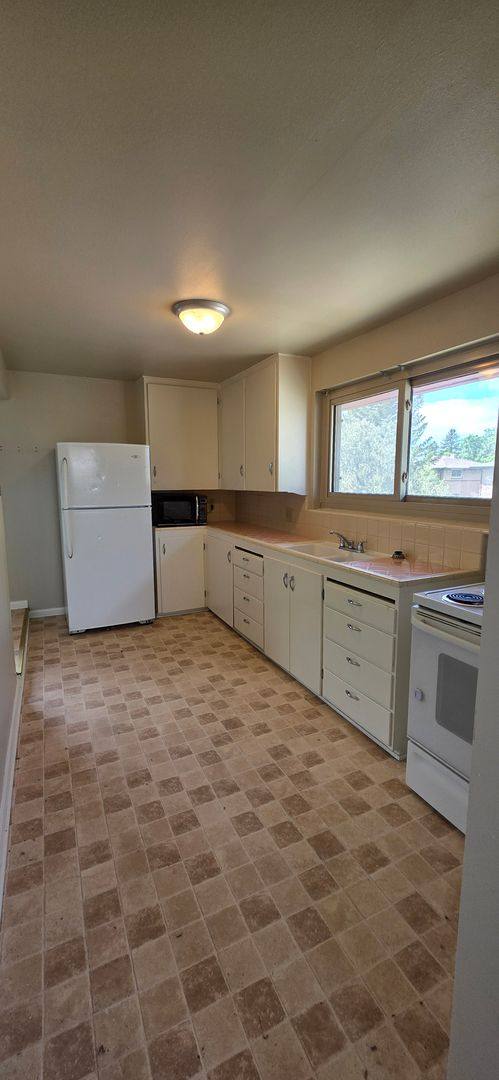 Apartment for rent at 1839 Fremont Ave, Cheyenne, WY 82001