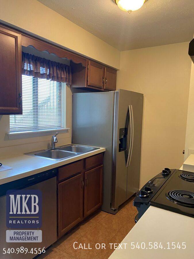 Townhouse for rent at 3377 Kelly Lane, Roanoke, VA 24018