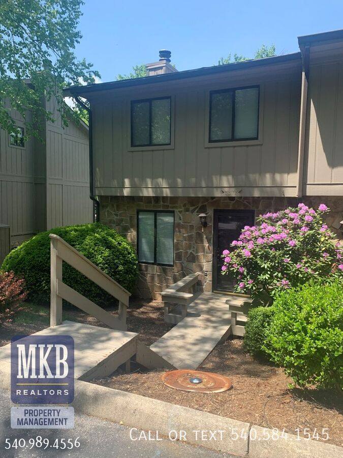 Townhouse for rent at 3377 Kelly Lane, Roanoke, VA 24018