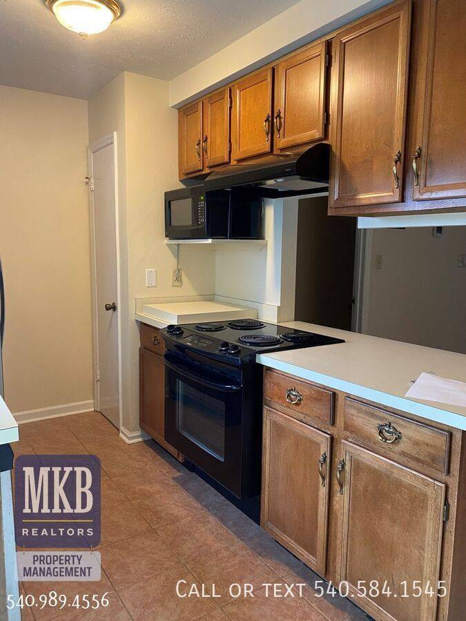Townhouse for rent at 3377 Kelly Lane, Roanoke, VA 24018