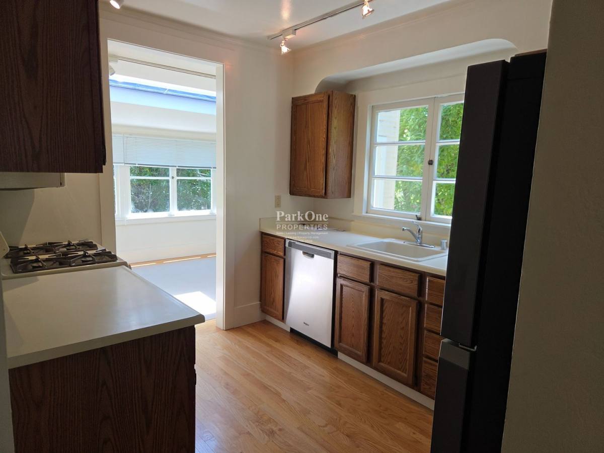 Apartment for rent at 23 Sycamore Ave, Mill Valley, CA 94941