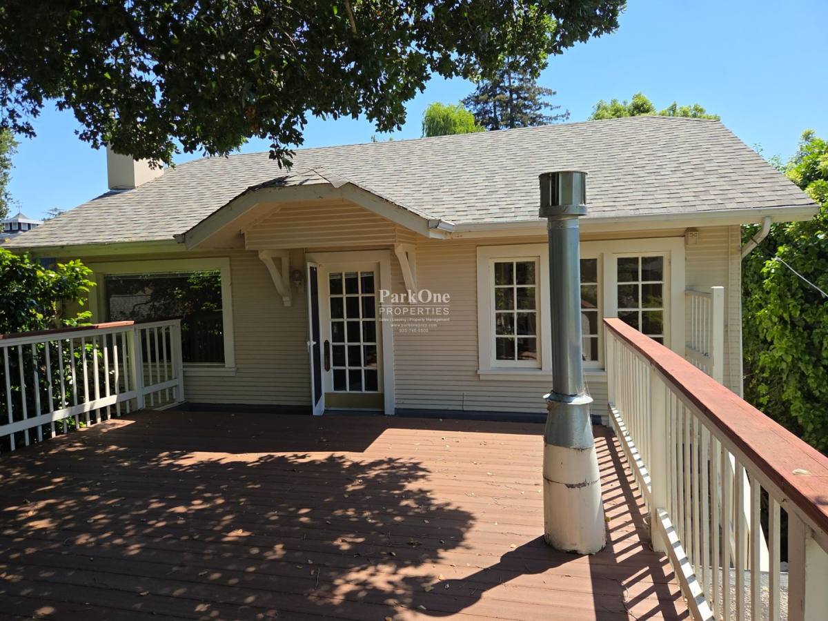 Apartment for rent at 23 Sycamore Ave, Mill Valley, CA 94941