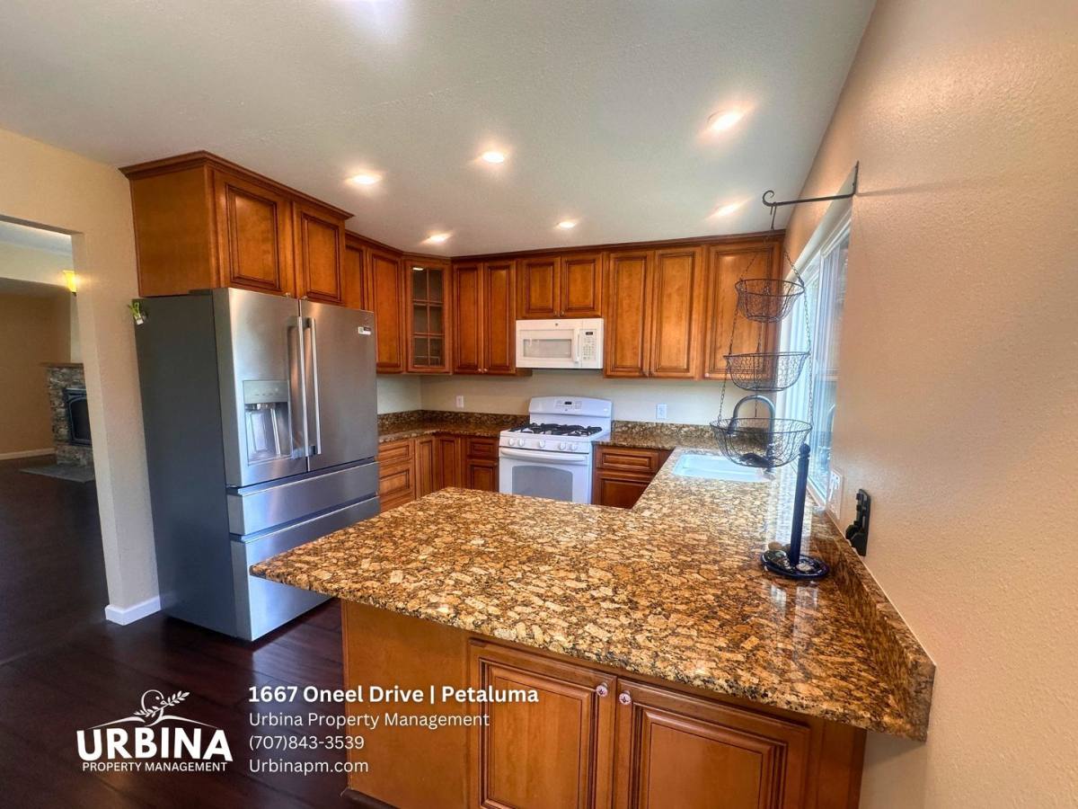 House for rent at 1667 Oneel Dr, Petaluma, CA 94954