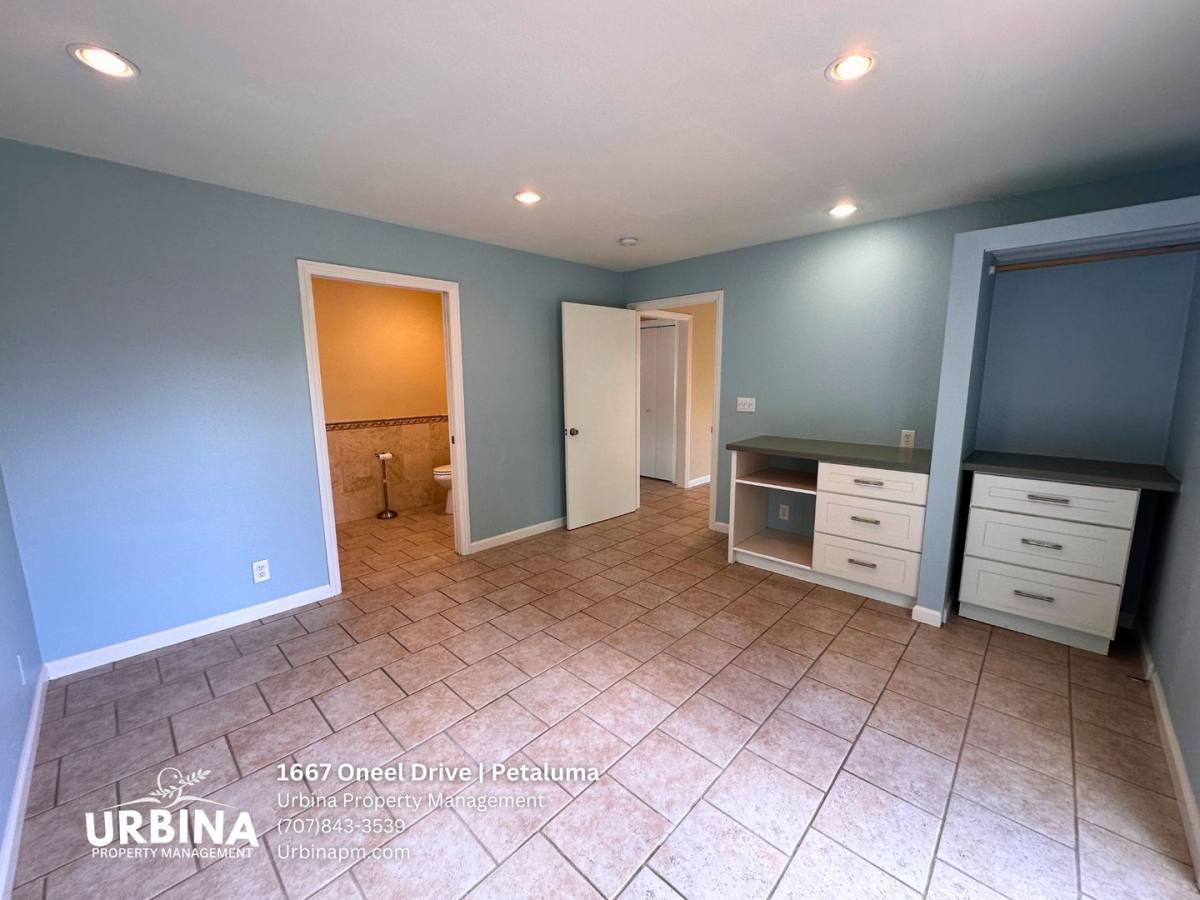 House for rent at 1667 Oneel Dr, Petaluma, CA 94954