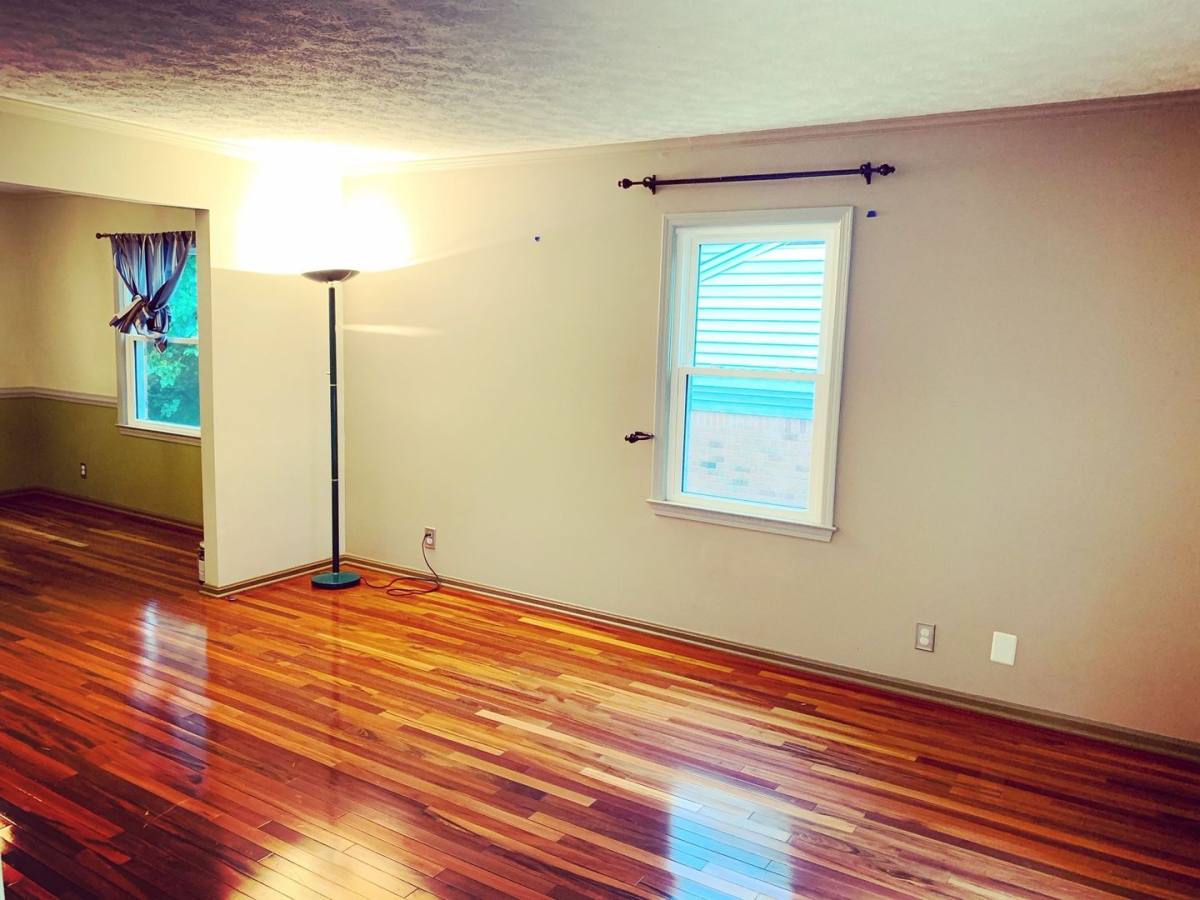 Apartment for rent at 4001 Riveroaks Circle, Louisville, KY 40241