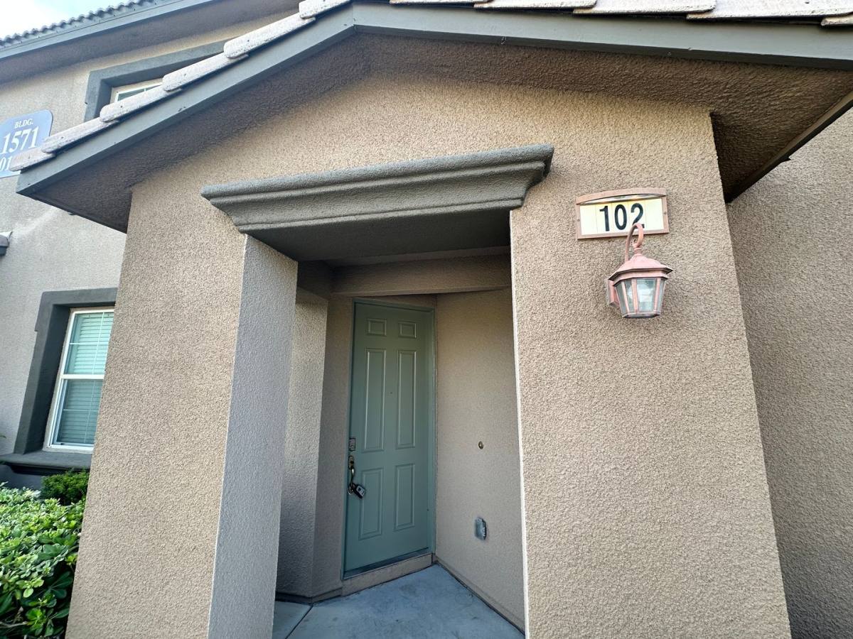 Townhouse for rent at 1571 Plaza Centre Dr, Las Vegas, NV 89135