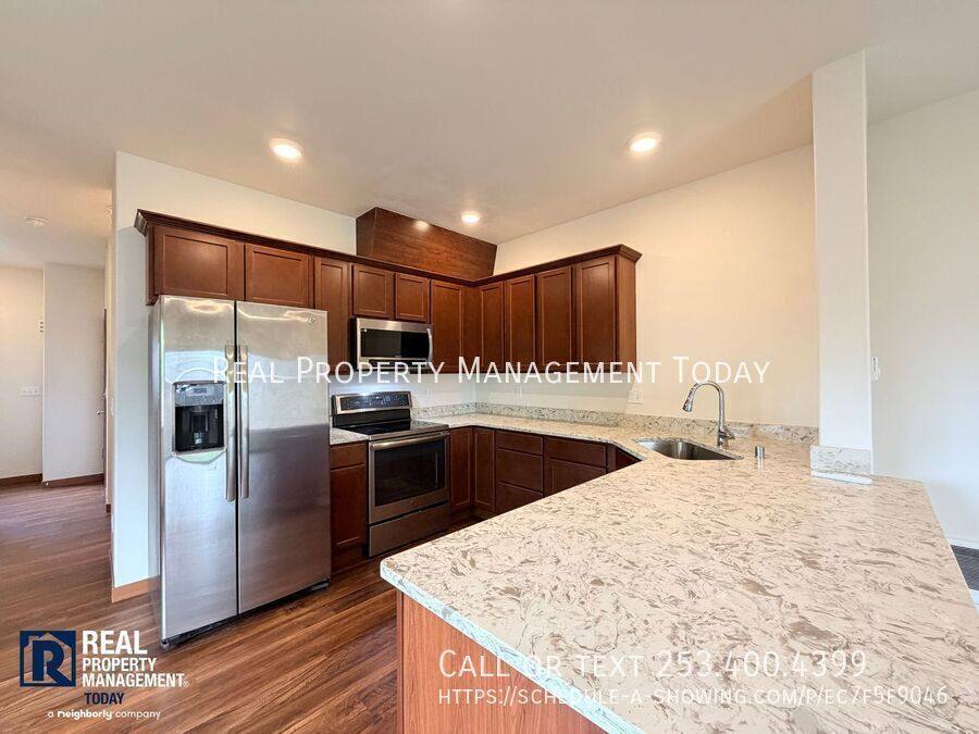 Townhouse for rent at 601 5th St SW #C, Puyallup, WA 98371