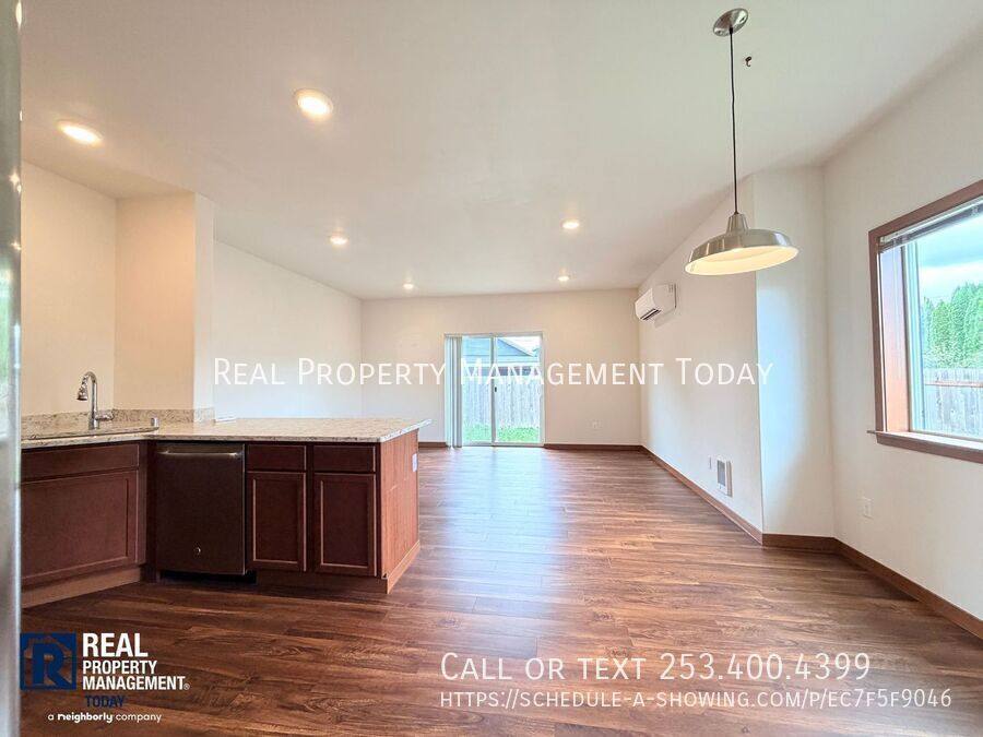 Townhouse for rent at 601 5th St SW #C, Puyallup, WA 98371