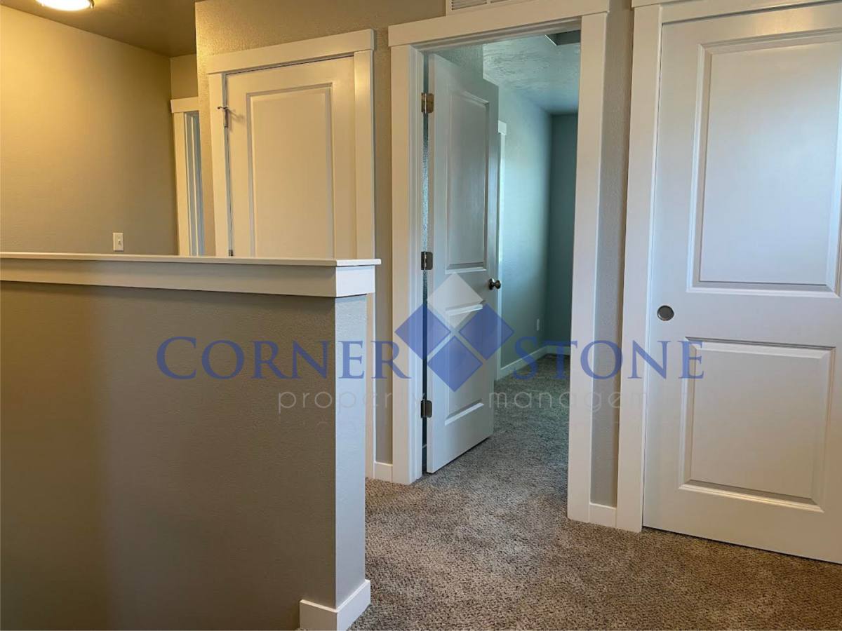 House for rent at 152 S Riggs Springs Ave, Meridian, ID 83642
