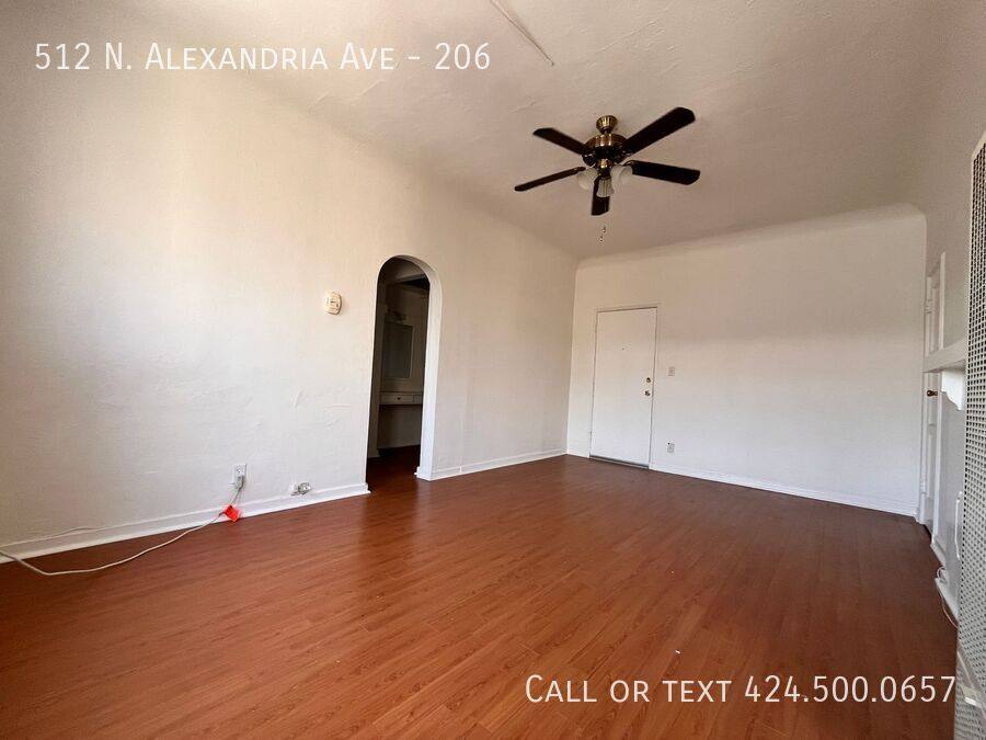 Apartment for rent at 512 N Alexandria Ave #206, Los Angeles, CA 90004