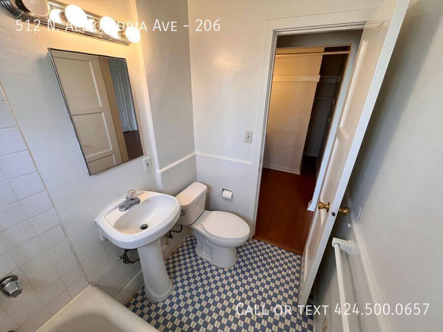 Apartment for rent at 512 N Alexandria Ave #206, Los Angeles, CA 90004