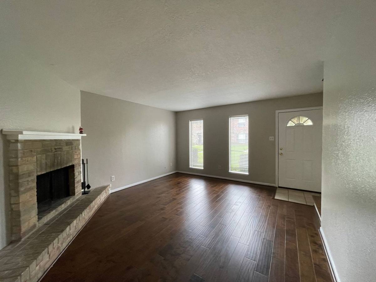 Townhouse for rent at 2700 N 16th St, Beaumont, TX 77703