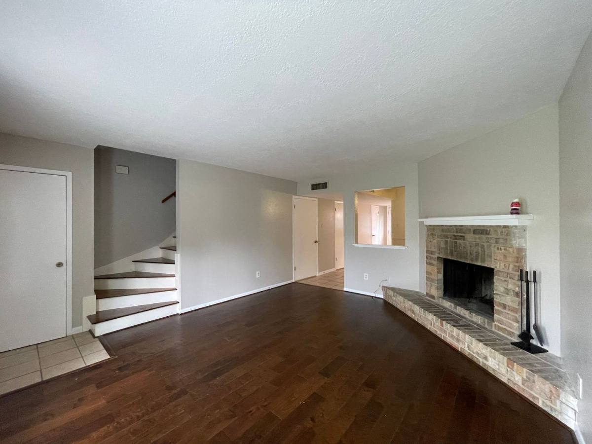 Townhouse for rent at 2700 N 16th St, Beaumont, TX 77703