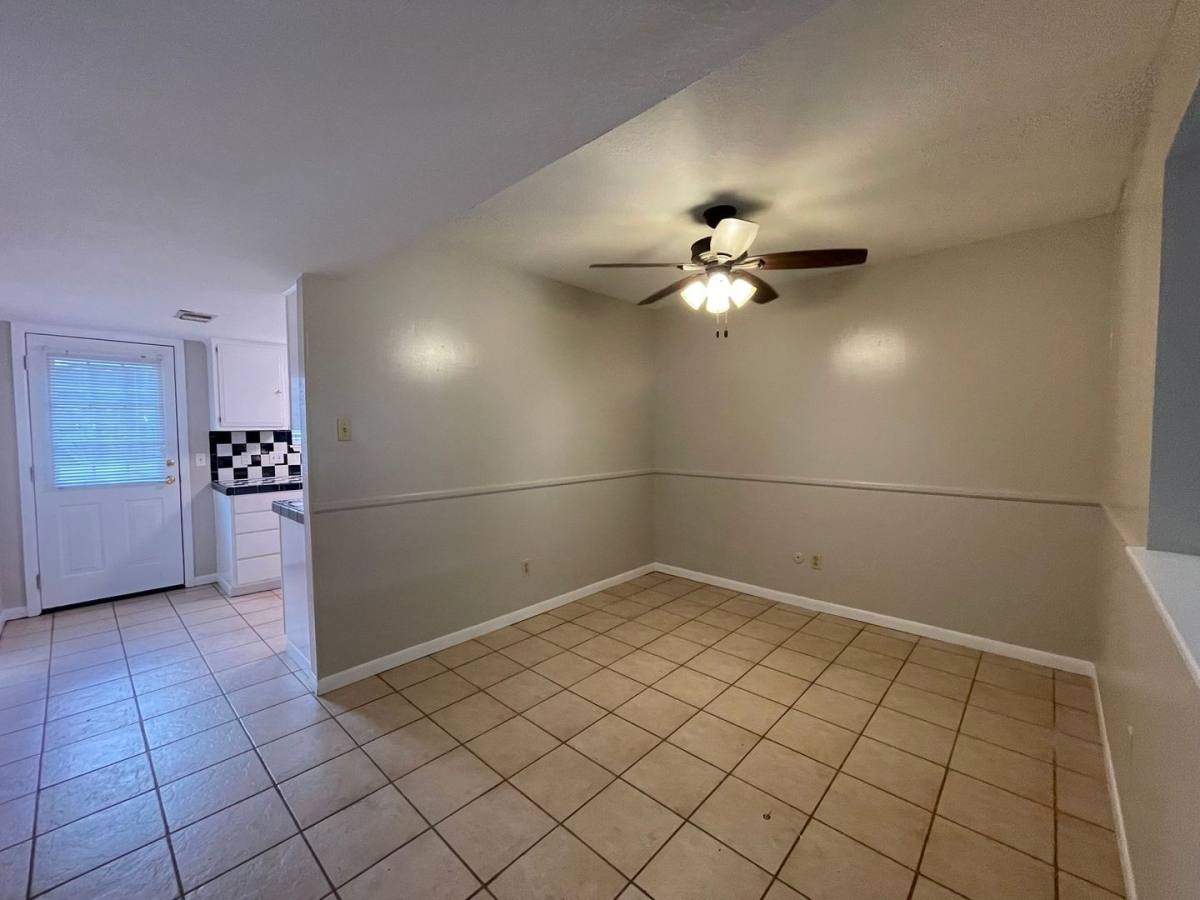 Townhouse for rent at 2700 N 16th St, Beaumont, TX 77703