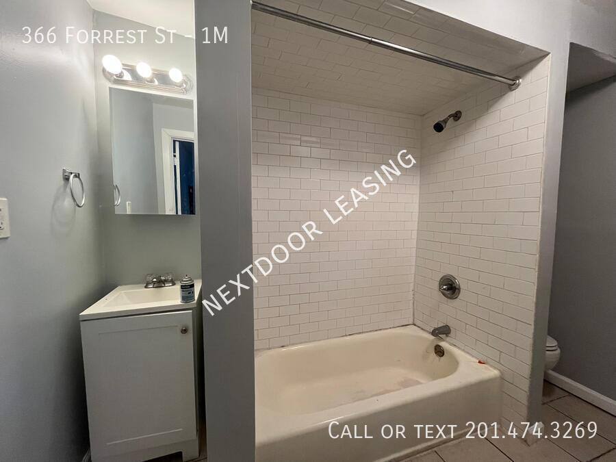 Apartment for rent at 366 Forrest St #1M, Jersey City, NJ 07304