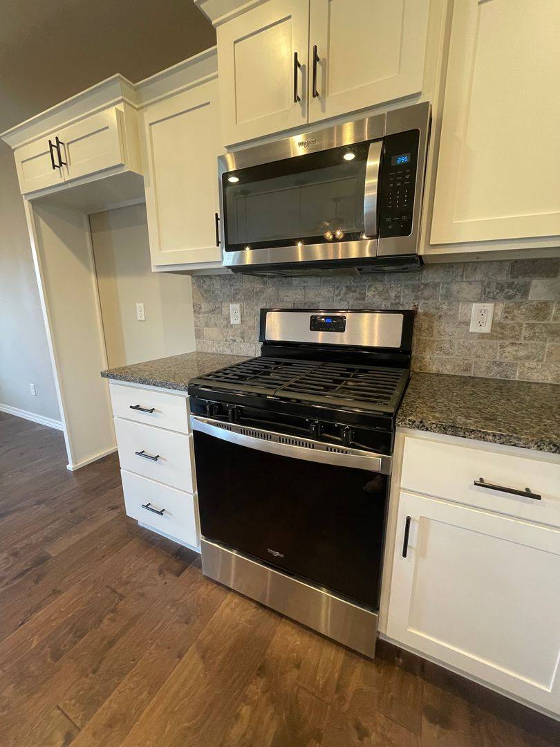House for rent at 696 N Montego St, Nixa, MO 65714