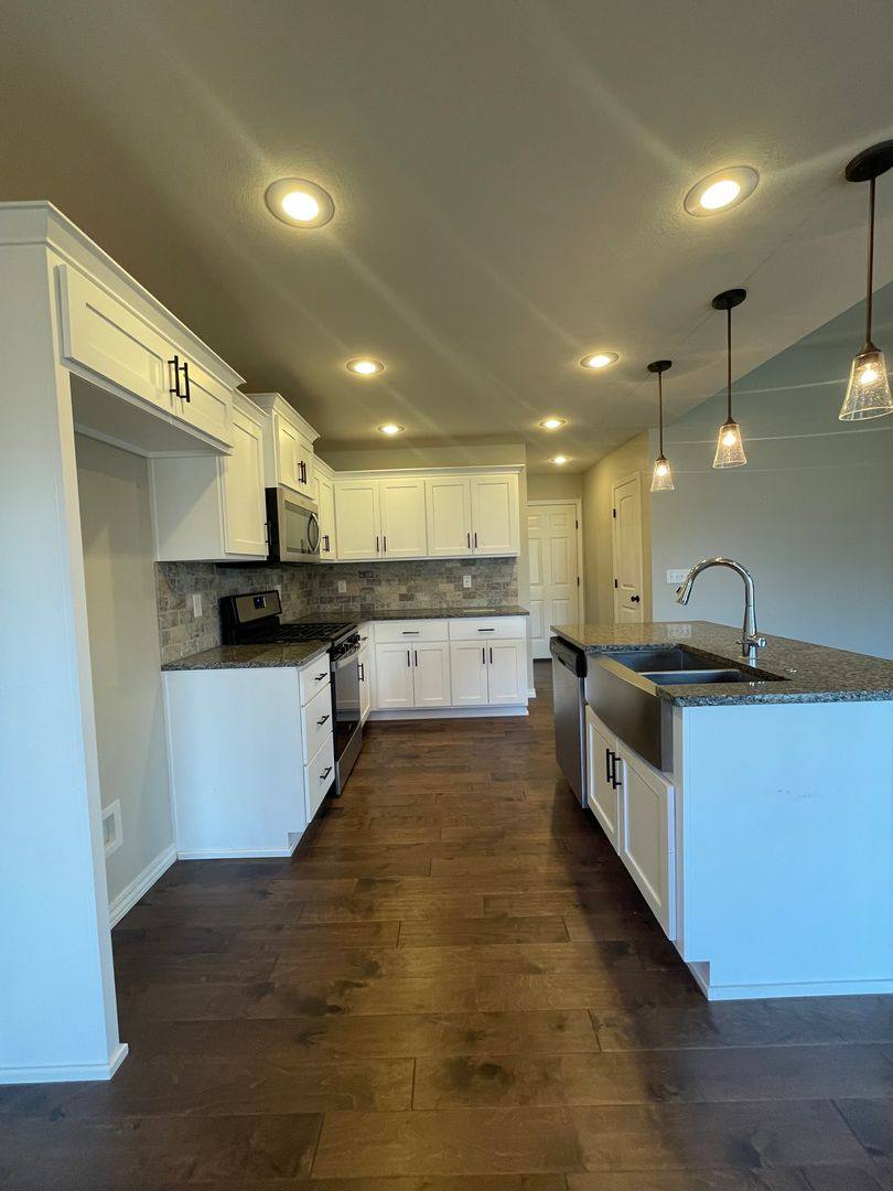 House for rent at 696 N Montego St, Nixa, MO 65714