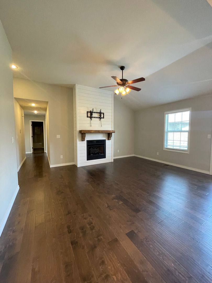 House for rent at 696 N Montego St, Nixa, MO 65714