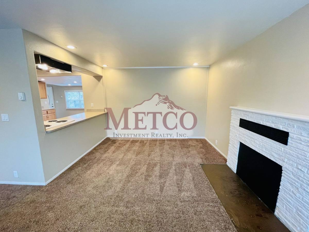 Apartment for rent at 1240 1242 E, Eugene, OR 97403