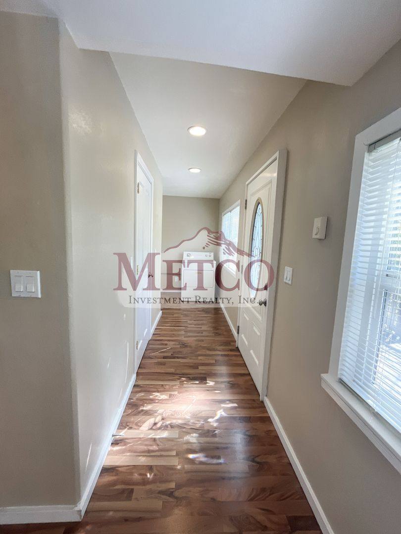 Apartment for rent at 1240 1242 E, Eugene, OR 97403