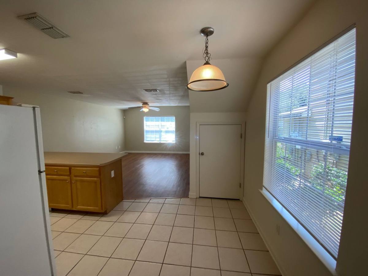 Apartment for rent at 2210 Mission Rd, Tallahassee, FL 32304
