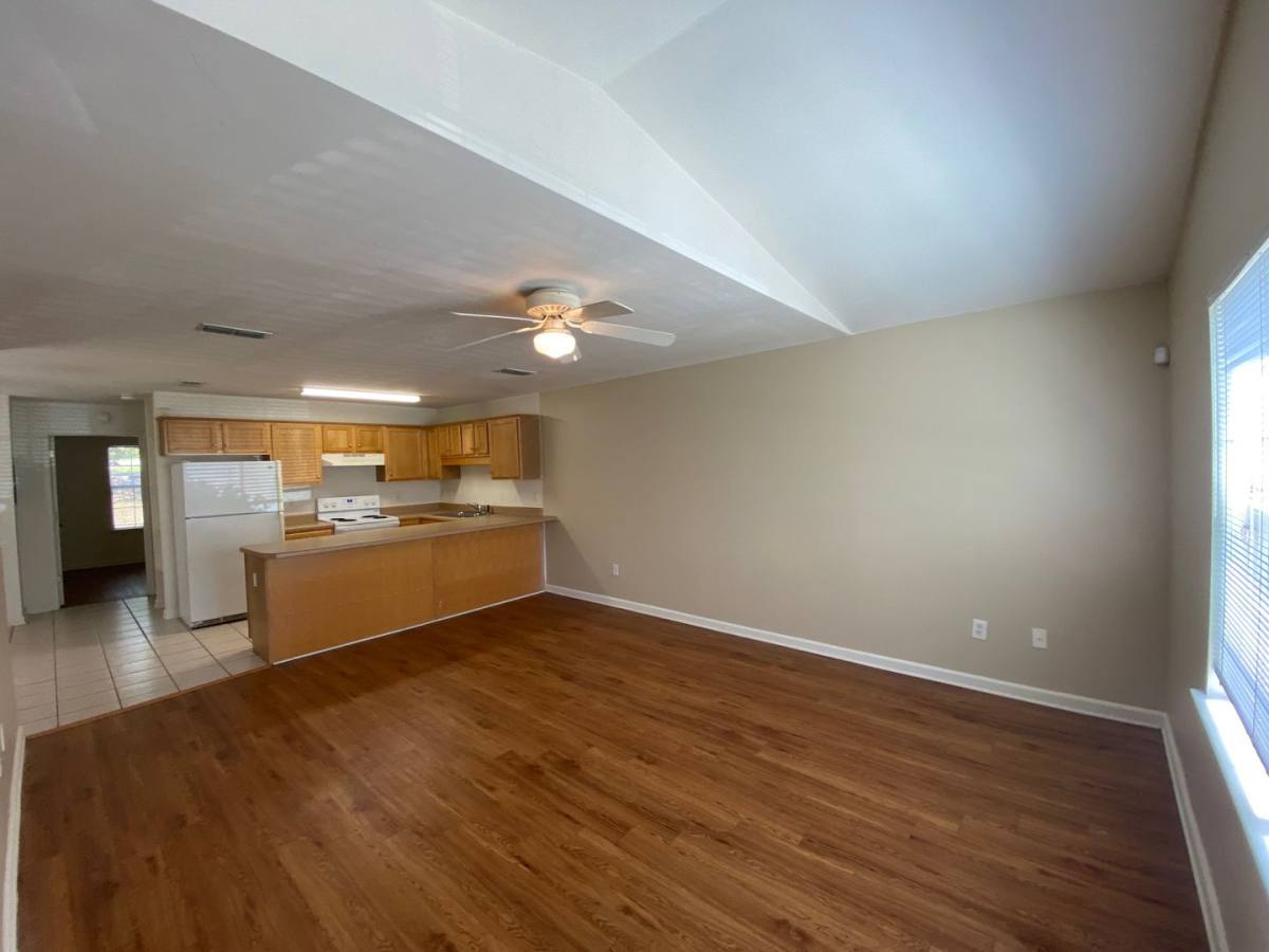 Apartment for rent at 2210 Mission Rd, Tallahassee, FL 32304
