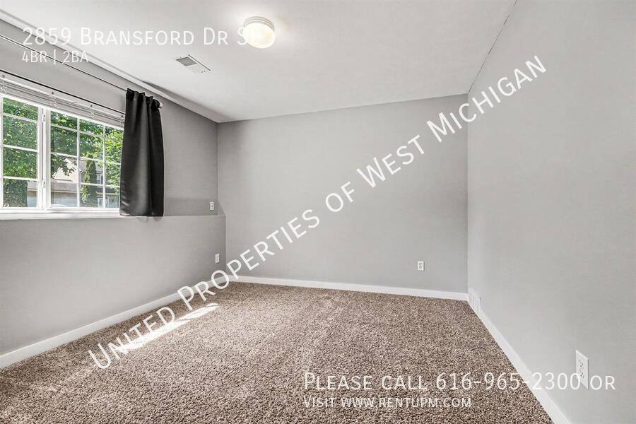House for rent at 2859 Bransford Dr SE, Grand Rapids, MI 49512