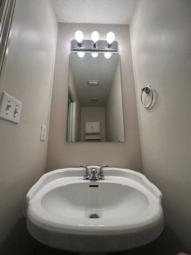 Townhouse for rent at 408 Sandy Oak, Enterprise, AL 36330