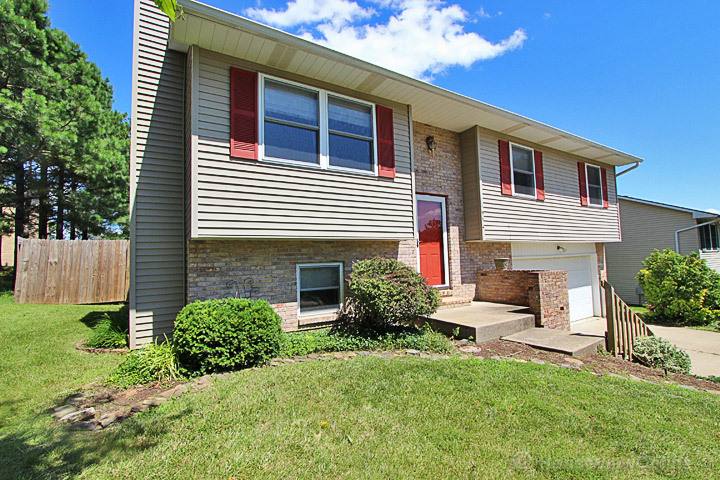 House for rent at 1954 Longview Dr, Cape Girardeau, MO 63701