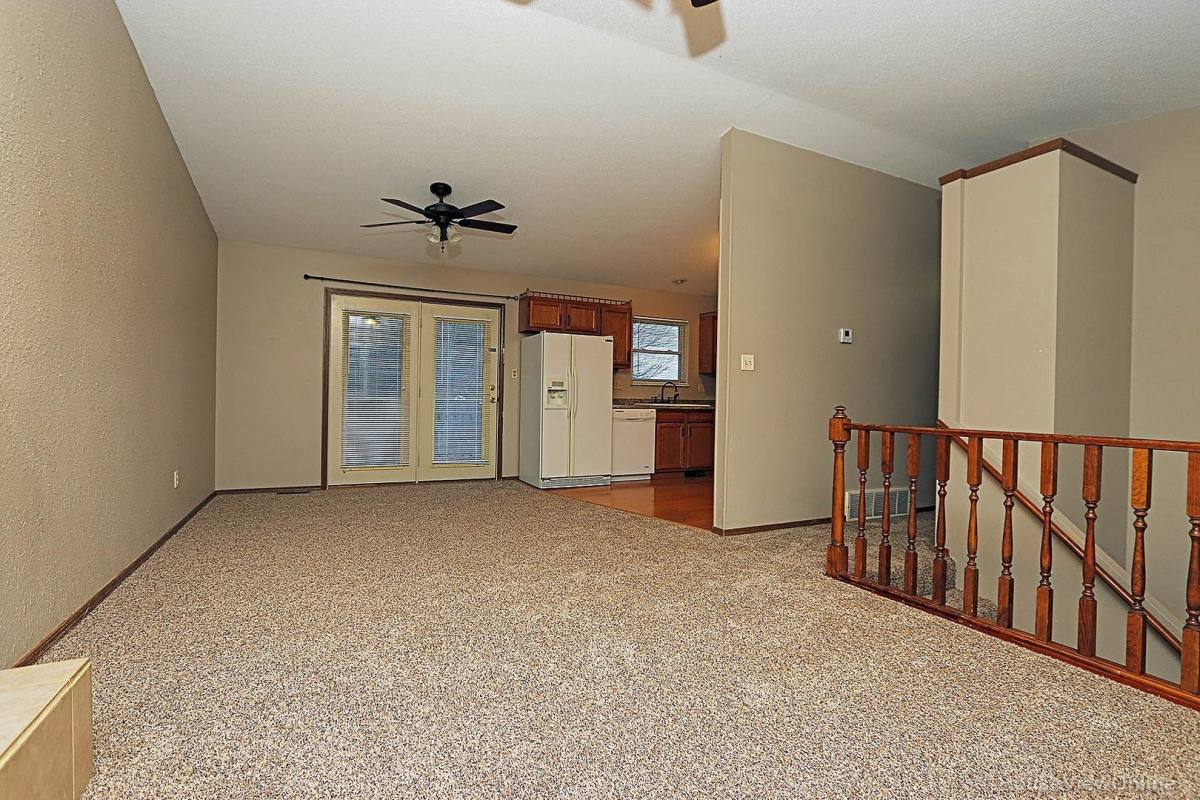 House for rent at 1954 Longview Dr, Cape Girardeau, MO 63701