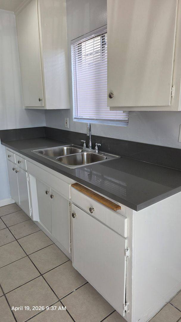 Apartment for rent at 1033 W 253rd St, Harbor City, CA 90710