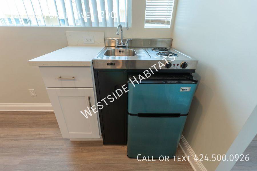Apartment for rent at 123 California Ave #300, Santa Monica, CA 90403