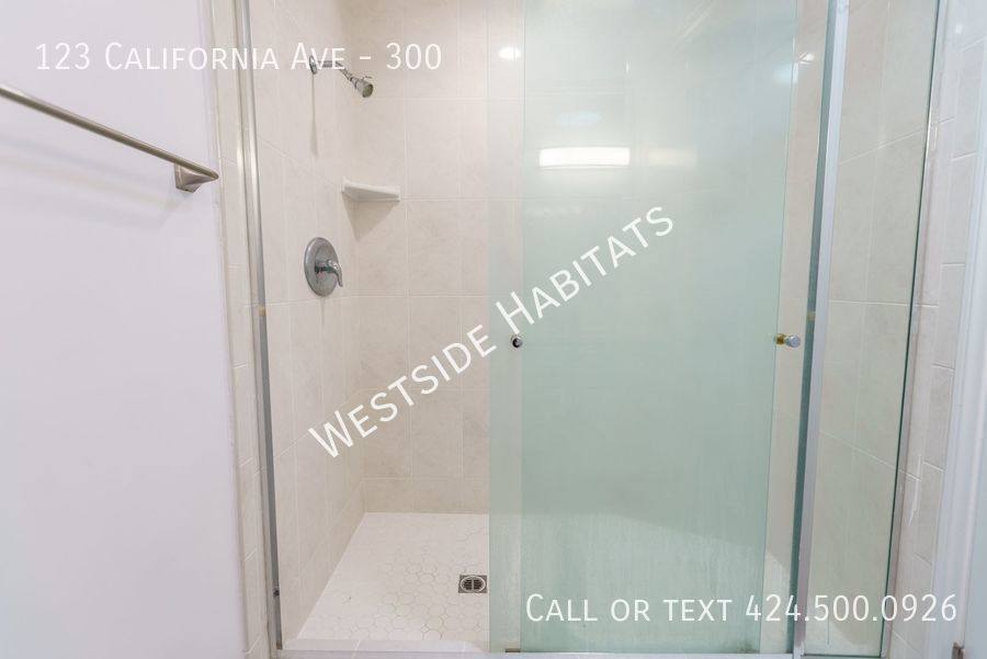 Apartment for rent at 123 California Ave #300, Santa Monica, CA 90403