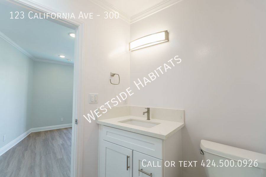 Apartment for rent at 123 California Ave #300, Santa Monica, CA 90403