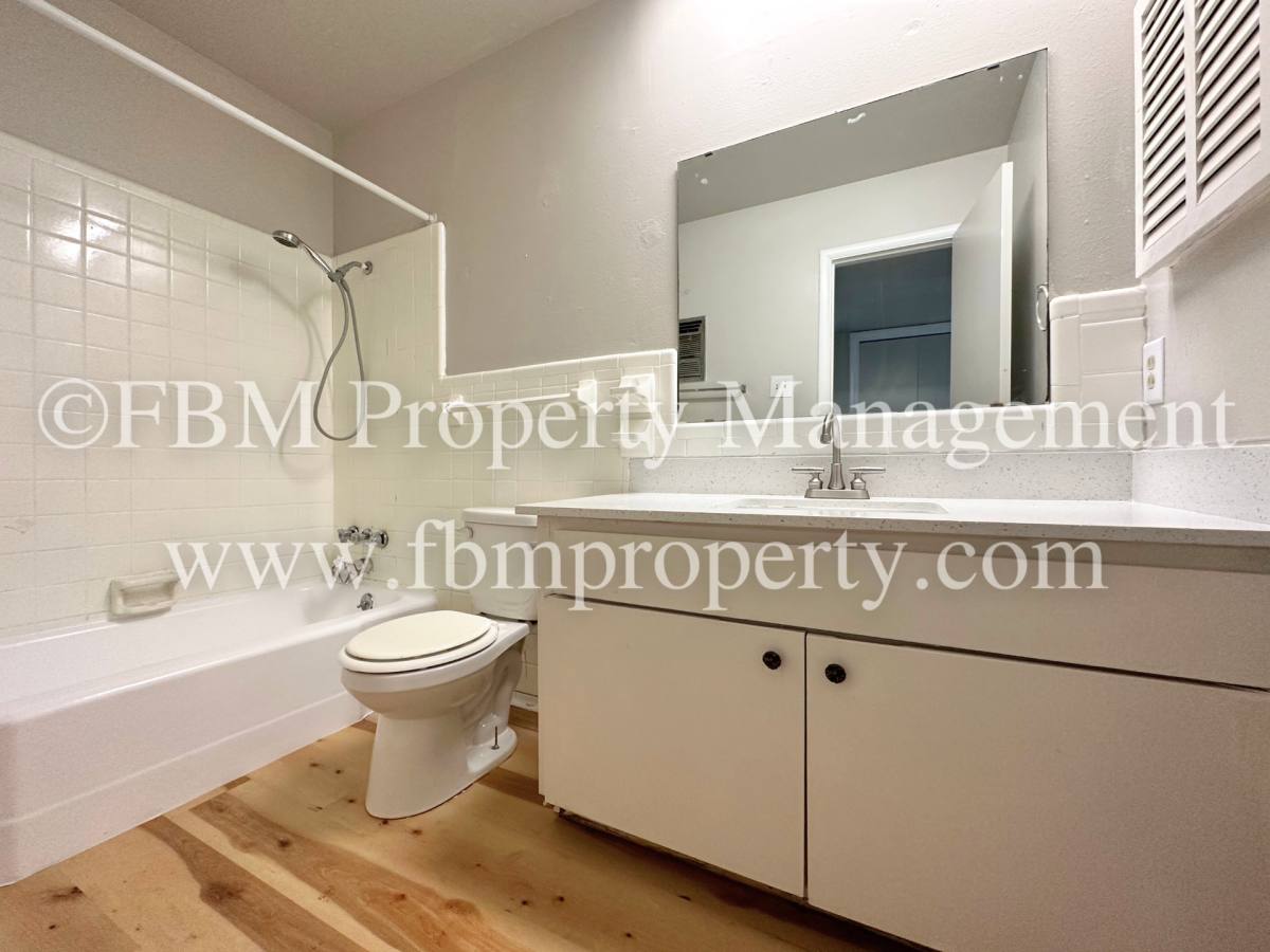 Apartment for rent at 518 N Rogers St, Waxahachie, TX 75165