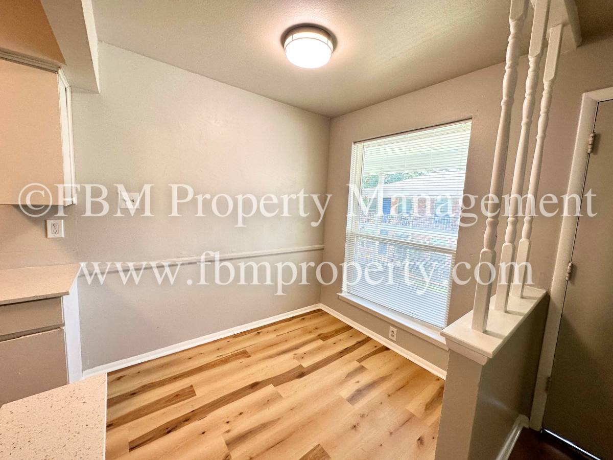 Apartment for rent at 518 N Rogers St, Waxahachie, TX 75165