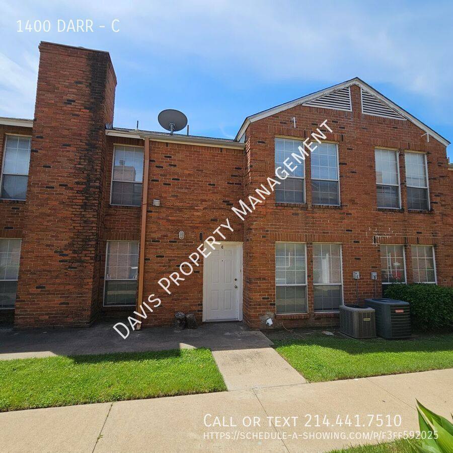 Townhouse for rent at 1400 Darr #C, Irving, TX 75061
