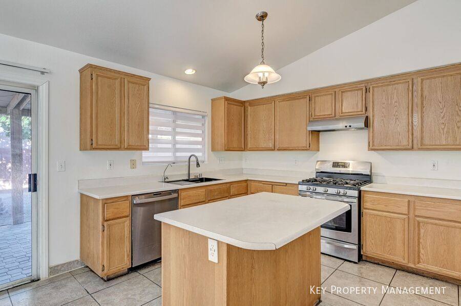 House for rent at 2808 Glen Aulin St, Las Vegas, NV 89108