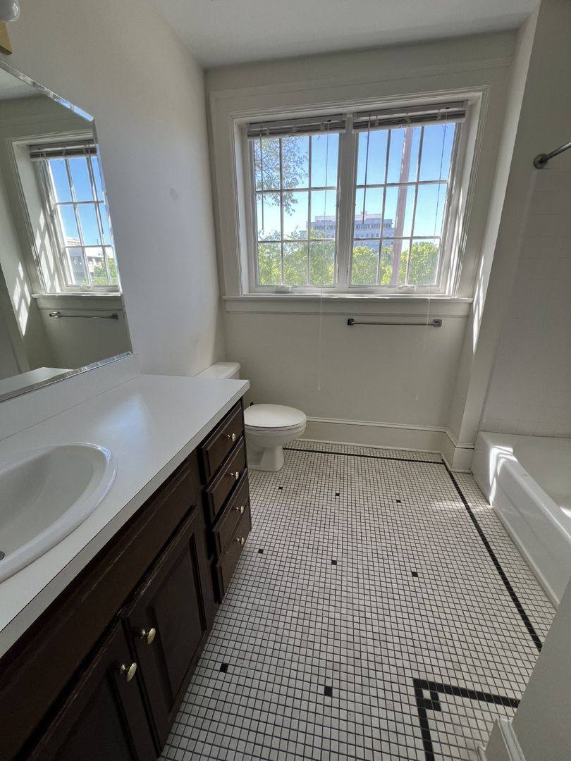 Apartment for rent at 318 Walnut St, Chattanooga, TN 37403