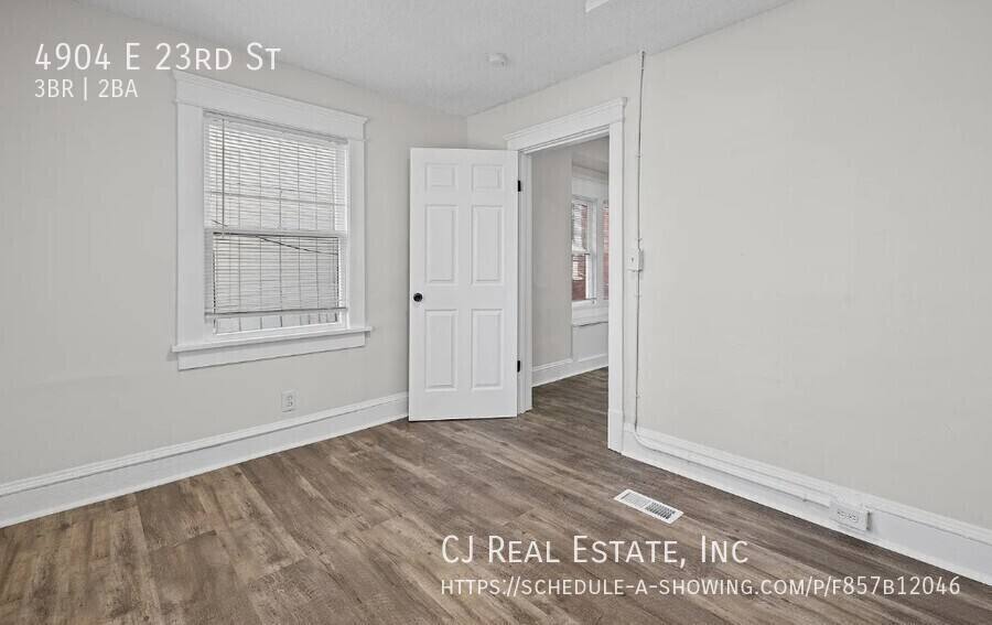House for rent at 4904 E 23rd St, Kansas City, MO 64127