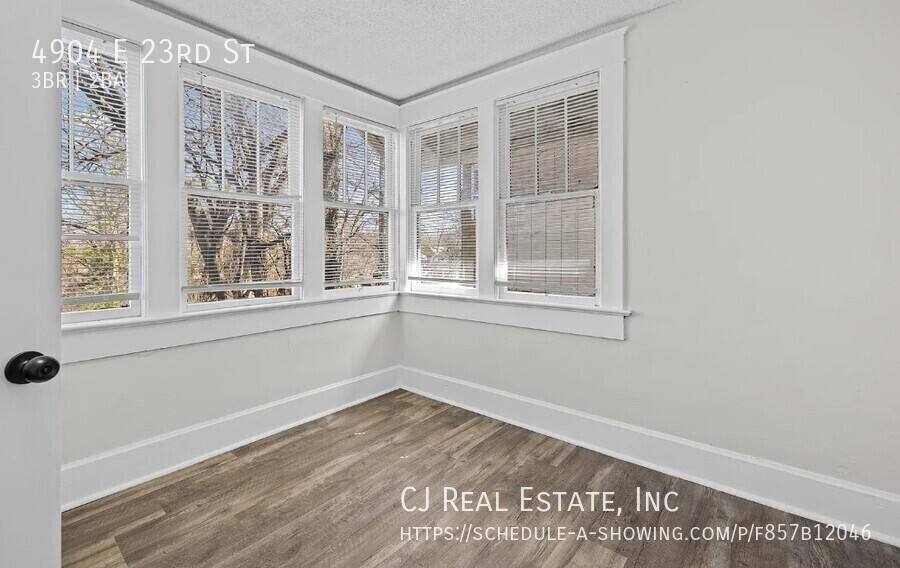House for rent at 4904 E 23rd St, Kansas City, MO 64127