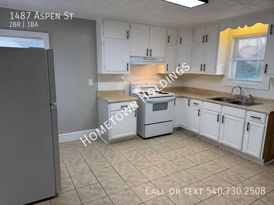 House for rent at 1487 Aspen St, Danville, VA 24540