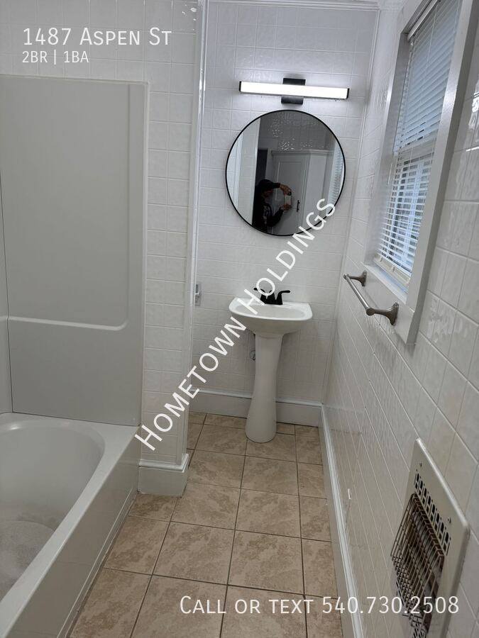 House for rent at 1487 Aspen St, Danville, VA 24540