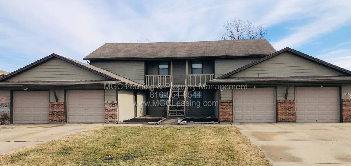 Apartment for rent at 515 Sky Vue Dr, Raymore, MO 64083
