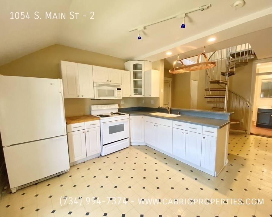 Apartment for rent at 1054 S Main St #2, Ann Arbor, MI 48104