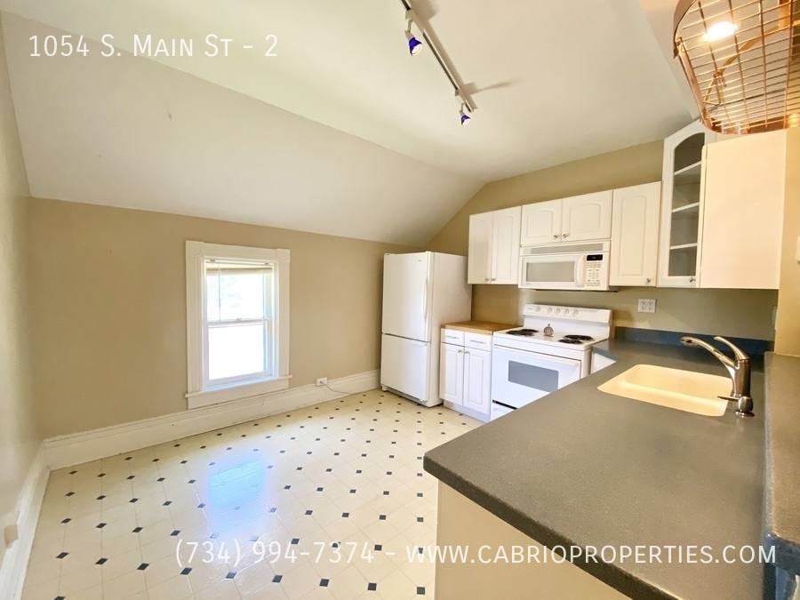 Apartment for rent at 1054 S Main St #2, Ann Arbor, MI 48104